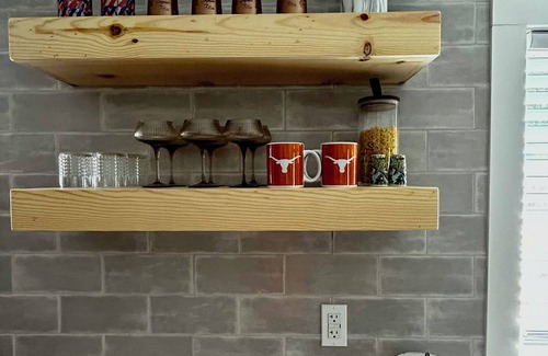 Parker Lane House | Cute 2-bedroom townhome with WiFi, AC close to downtown Austin