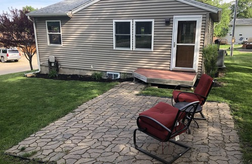 Spirit Lake House | Cute 3-bed Lake-View Home - perfect for families!