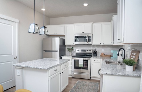 Southwest Ada County Alliance House | Cute 3 br/2.5 ba Newly-Built Townhome w/Amenities