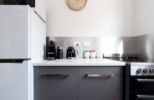 Riverside Apartment | Cute and Cosy Studio with Parking & WiFi