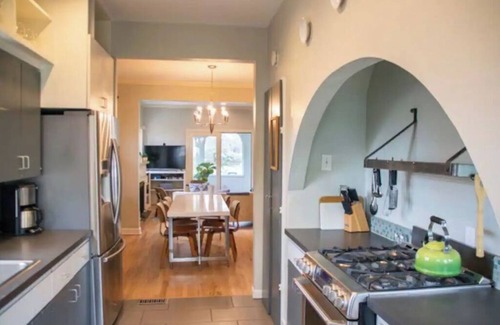Tulsa House | Cute and Cozy Brookside/Gathering Place Bungalow.