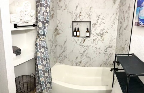 Windsor Hills Apartment | Cute And Cozy Modern Guesthouse