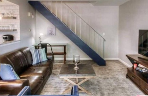 West Omaha House | Cute and cozy updated condo