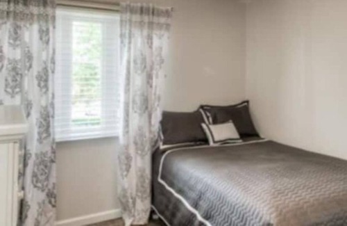 West Omaha House | Cute and cozy updated condo