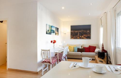 Les Corts Apartment | Cute Apartment in Sants Station with HBO & Alexa & AC