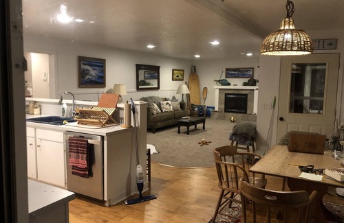 Waldport House | Cute Bayfront cottage w/stairs to water. Breathtaking views & wildlife viewing!