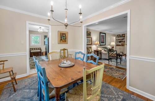 Fairway House | Cute bungalow located in the Fairwood neighborhood of Lexington. #15081244-1