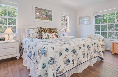 Jose's Hideaway House | Cute Bungalow Trailer on Canal in Flamingo Bay