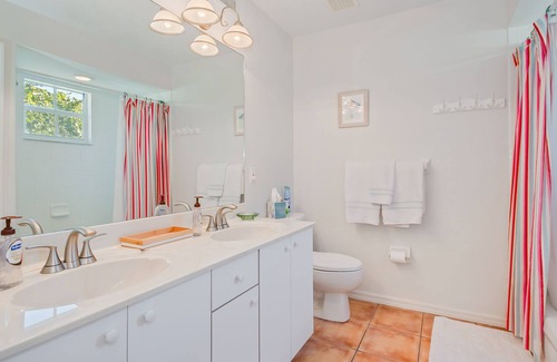 Jose's Hideaway House | Cute Bungalow Trailer on Canal in Flamingo Bay