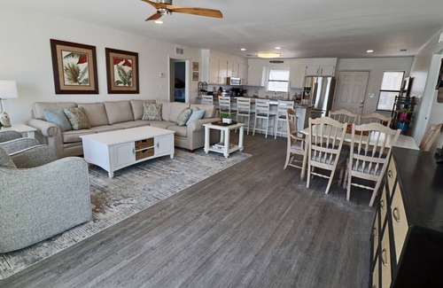 Surf Side Shores House | Cute Bungalow w/small pool!nAbsolutely Beach Front!