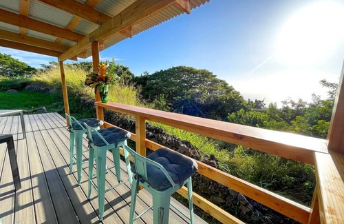 Kealakekua Cabin | Cute Cabin for Two Surrounded by Nature for a Peaceful Getaway in Kealakekua, Hawaii