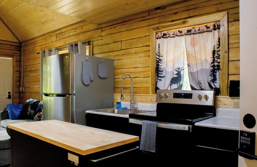 Fishhook Cabin | Cute Cabin Near Hatcher Pass