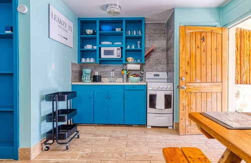 Concan Cabin | Cute Cabin with Amazing Frio River Frontage, 1 mile from Garner State Park