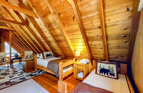 Sky Valley House | Cute cabin with private hot tub, lake/beach access, firepit, & outdoor area