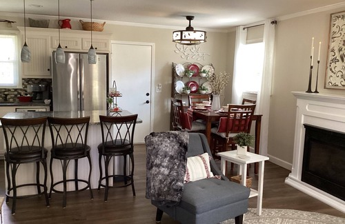 Granite Falls Cottage | Cute Cherry St. Cottage