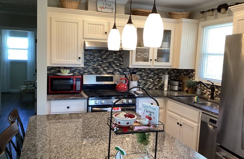 Granite Falls Cottage | Cute Cherry St. Cottage