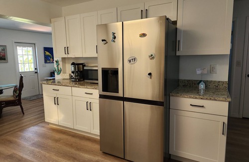 Stuart Cottage | Cute coastal cottage close to beach and downtown nightlife.