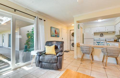 Cocoa Beach Apartment | Cute Cocoa Beach Condo with Pool and Beach Access!