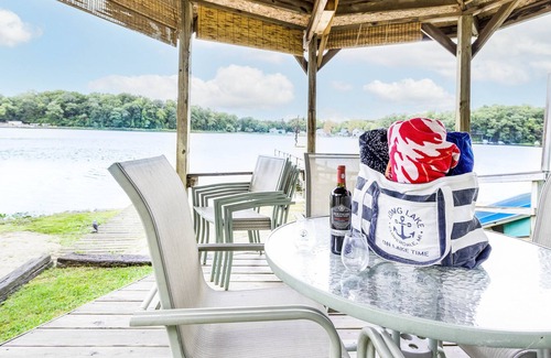 Cloverdale Cottage | Cute cottage with gazebo overlooking the Beach and Lake!