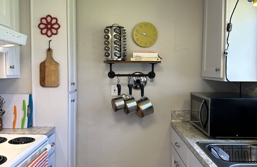 Southeast Eugene House | Cute & Cozy 2-Bedroom in SE Eugene