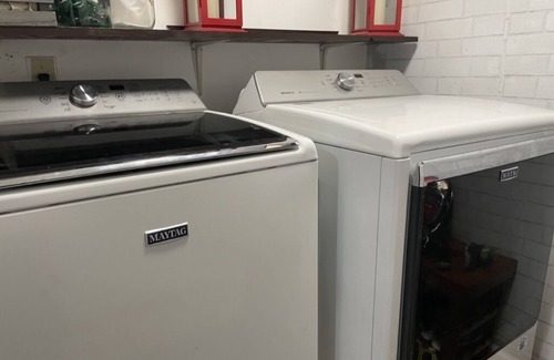 University District House | Cute Home near Broad Ave Memphis. 5 min from Overton Park and on Hampline.