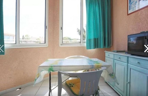 Miramar Apartment | Cute little appartement at 100m from the sandy beach. REALLY 100m !