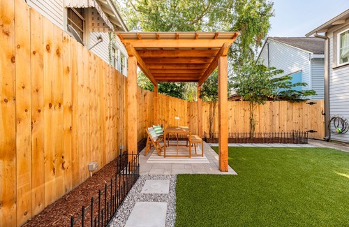 Audubon House | Cute Magazine Street Shotgun, Family friendly, Walk to Audubon Park, Golf, Zoo