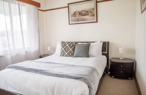 Hamlyn Heights House | Cute retro Geelong family haven