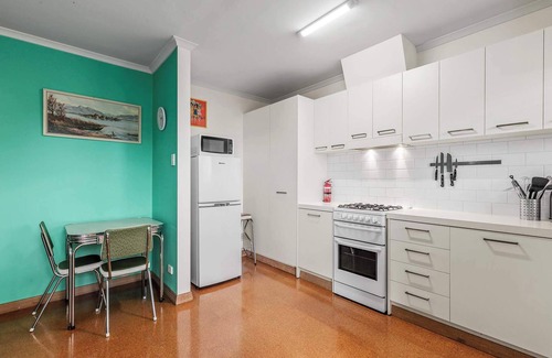 Newtown Apartment | Cute Retro Gem Summar