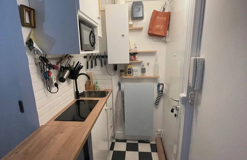 Quartier Saint-Ambroise Apartment | Cute studio with a view Paris Saint Ambroise