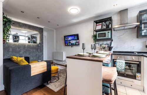 Woolwich House | Cute & Stylish 2 Bed House 10 Mins to Woolwich DLR
