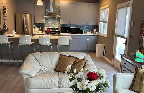 Sharp Park House | Cute totally remodeled Cottage 100 feet from Beach