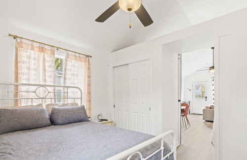 South Kansas City Cottage | Cutest Cottage in the Heart of Waldo