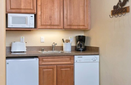 Taos Condo | CW Taos Resort | Studio Balcony Suite