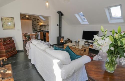 Llanfaethlu House | Cwch Gwenyn