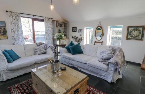 Llanfaethlu House | Cwch Gwenyn