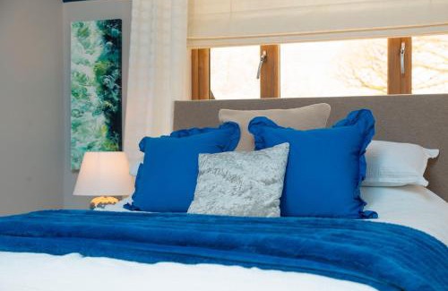 Caerphilly House | Cwmwbwb Lodge