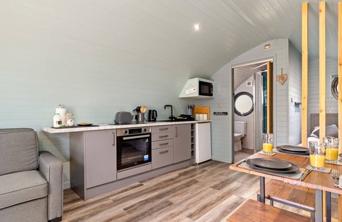 St. Florence Cabin | Cwtch Luxury Glamping Pod
