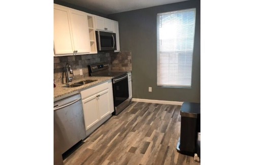 Leon Valley House | CYC Big Cat HideAway