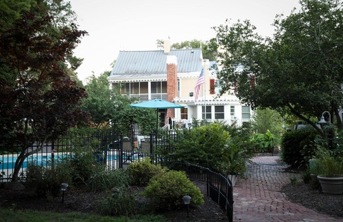 Snow Hill Bed & Breakfast | Cypress River Inn & Spa