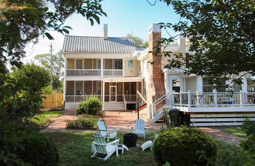 Snow Hill Bed & Breakfast | Cypress River Inn & Spa