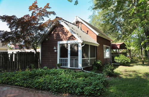 Snow Hill Bed & Breakfast | Cypress River Inn & Spa