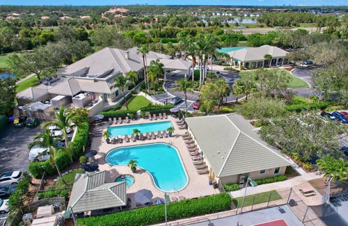 Naples Condo | Cypress Woods for Seasonal or Summer Stays W Golf