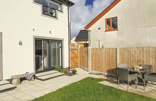 Tyn-y-Gongl Cottage | CYSGOD Y CAPEL, pet friendly, with a garden in Benllech