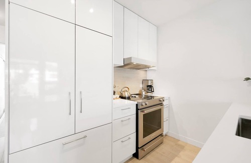 Lower Lonsdale Apartment | D41 - Beautiful spacious 2 Bedroom in North Vancouver