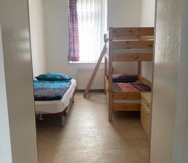 Krefeld Apartment | Dachgeschoss Hof