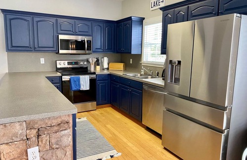 Dadeville House | Dadeville LAKEFRONT Family Retreat w/219ft of shoreline & private boat launch!