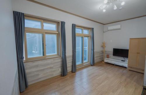 Boryeong House | Daecheon sagwanamu pension