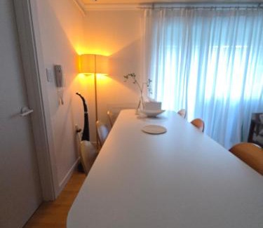 Daemyeong-dong Apartment | Daegu, Apsan, Room 2, Spacious Living Room, Emotional Dining, Pretty Bathtub, Parking Guaranteed