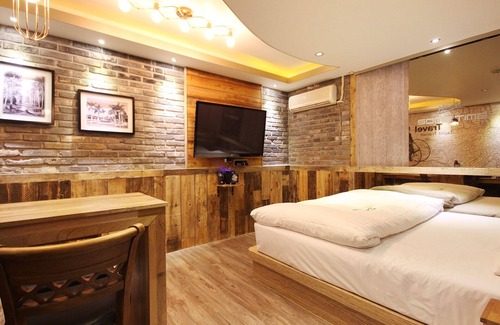 Sindang-dong Hotel | Daegu Bible Summer Time